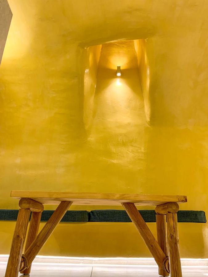 M Residence Santorini Johnnie Cave Тира Экстерьер фото