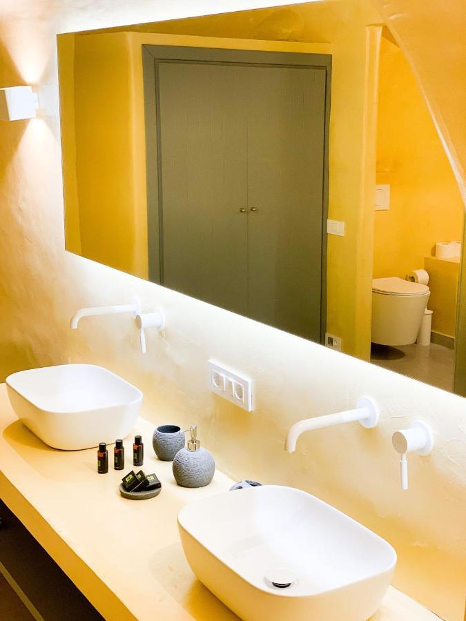 M Residence Santorini Johnnie Cave Тира Экстерьер фото